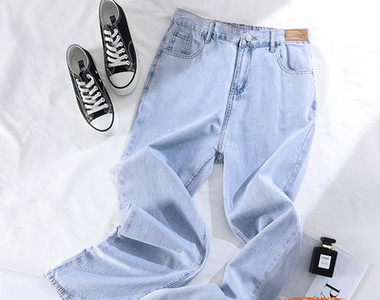 Blugi largi cu talie inalta si buzunar