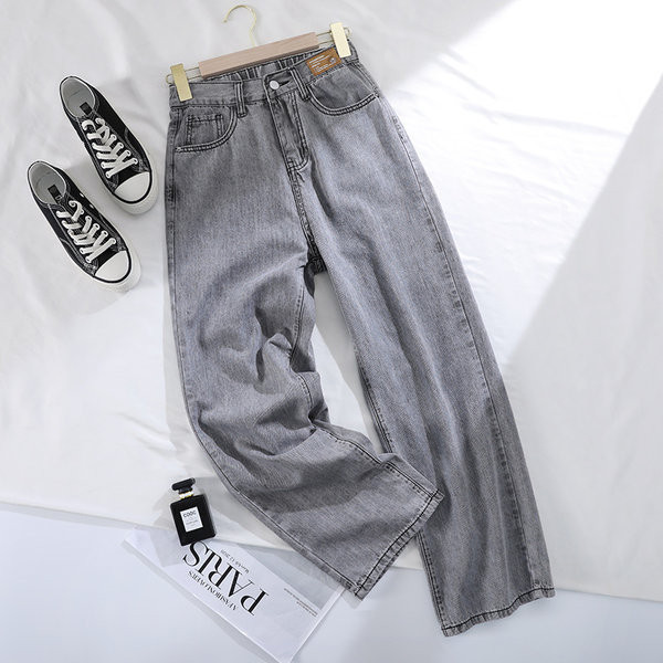 Blugi largi cu talie inalta si buzunar