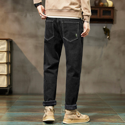 Ανδρικό τζιν σε σκούρο χρώμα - με τσέπη