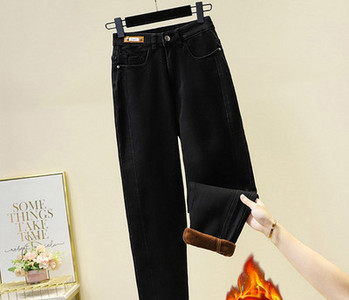 Γυναικείο τζιν με ψηλή μέση και ζεστή φόδρα - με έμβλημα