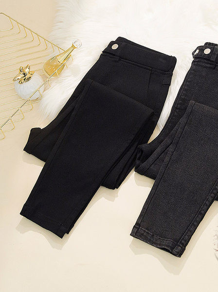 Jesensko-zimske ženske traperice s toplom postavom i visokim strukom