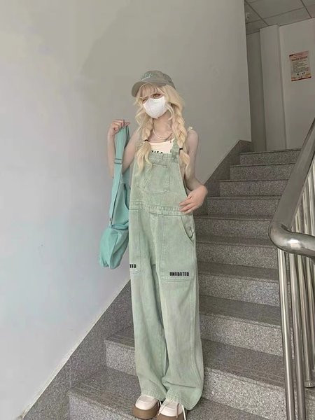 Taskutega vabaaja naiste teksakombinesoon