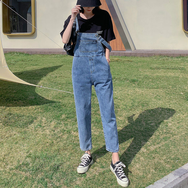 Rihmade ja taskuga naiste kombinesoon