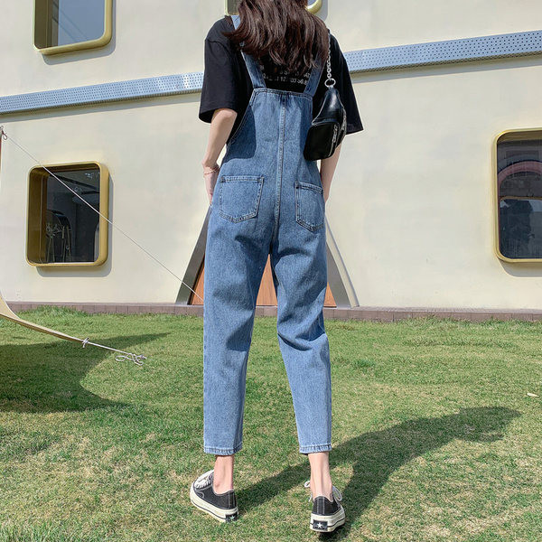 Rihmade ja taskuga naiste kombinesoon