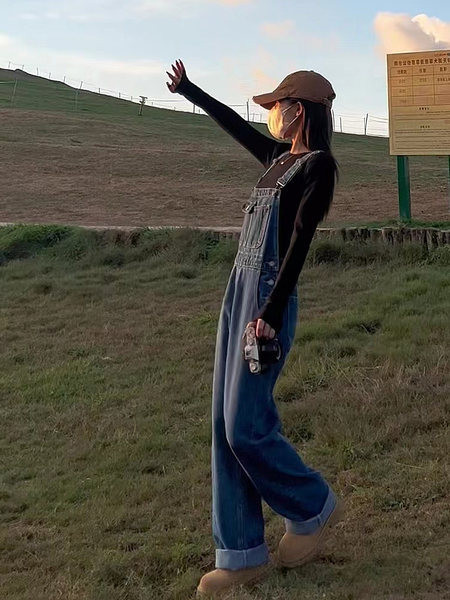 Tasuta mustriga naiste kombinesoon