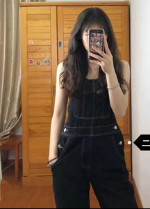 Salopeta de dama din denim cu bretele