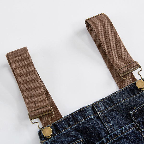 Kõrge vöökohaga teksakombinesoon naistele