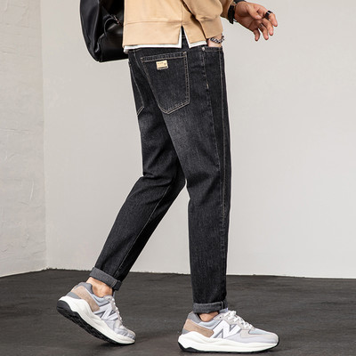 Ανδρικό τζιν casual με απλικέ