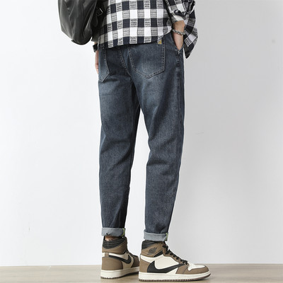 Novi model muških traperica sa džepovima u crnoj i sivoj boji