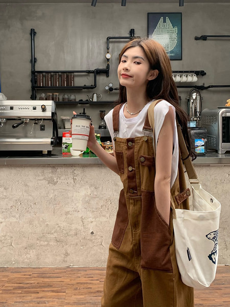 Γυναικεία ολόσωμη φόρμα - με τσέπη και κουμπιά