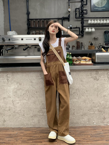 Γυναικεία ολόσωμη φόρμα - με τσέπη και κουμπιά