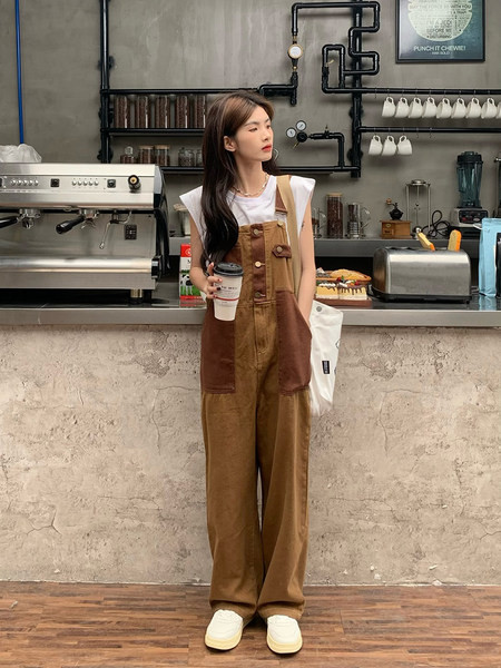 Γυναικεία ολόσωμη φόρμα - με τσέπη και κουμπιά