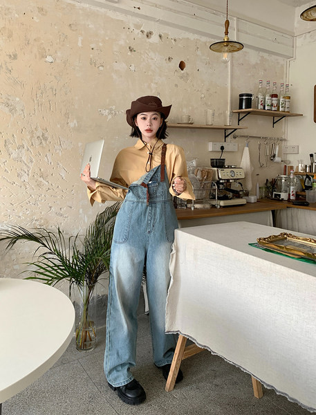 Široký dámsky overal s ramienkami