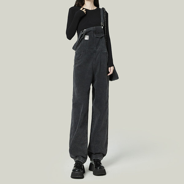 Γυναικεία τζιν ολόσωμη φόρμα με τιράντες - μαύρο χρώμα