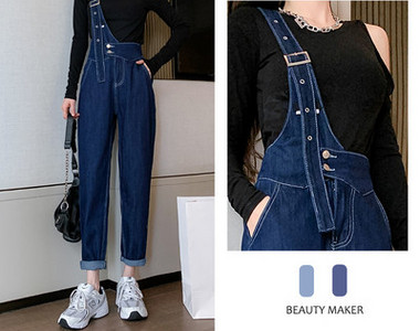 Salopetă la modă pentru femei, cu o curea