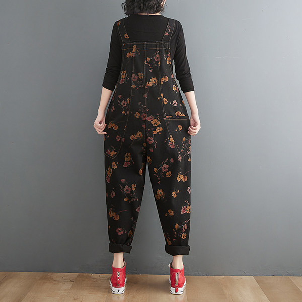 Široki ženski kombinezon sa cvjetnim uzorkom