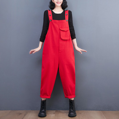 Γυναικεία ολόσωμη φόρμα με κουμπιά