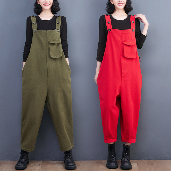 Γυναικεία ολόσωμη φόρμα με κουμπιά