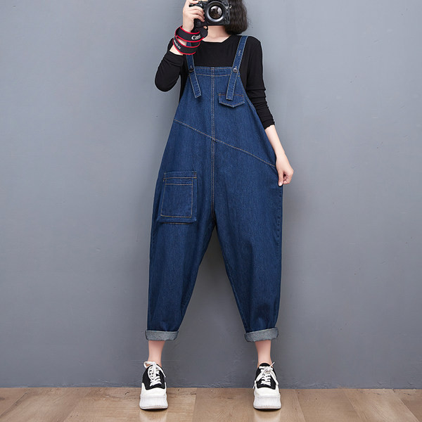 Jednobojni ženski traper kombinezon