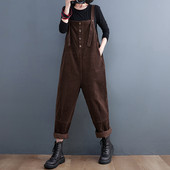 Naiste vabaaja kombinesoon taskute ja nööpidega