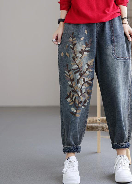 Φαρδύ μοντέλο γυναικείου τζιν - με κέντημα