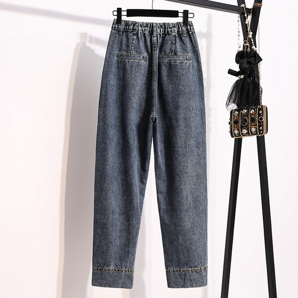 Široki model ženskih traperica s džepom