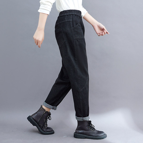 Ležerne ženske traperice širokog modela