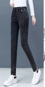 Ženske elastične traperice - sa džepom