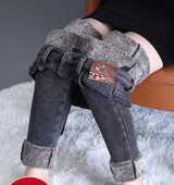 Γυναικείο ελαστικό τζιν με πουπουλένια φόδρα