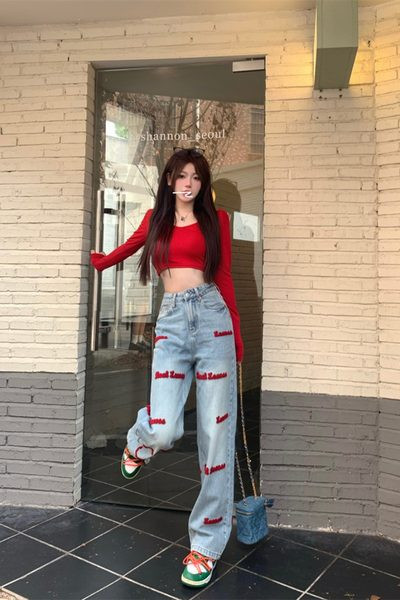 Naiste teksad kirjaga