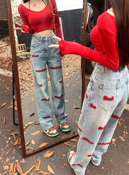 Naiste teksad kirjaga