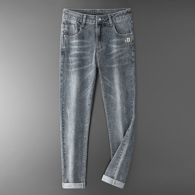 Lihtne sirge säärega taskuteksad