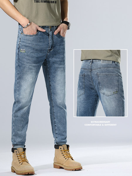 Uus tikitud tekstiga teksapükste mudel meestele