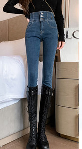 Naiste teksad – kõrge vöökoha ja nööpidega