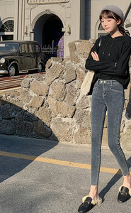 Blugi de dama cu buzunar si nasturi