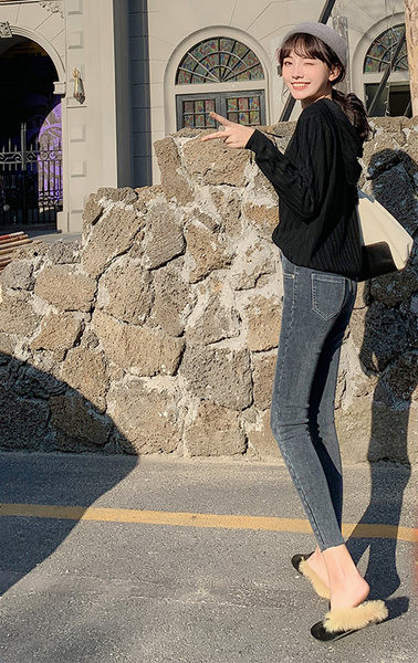 Blugi de dama cu buzunar si nasturi