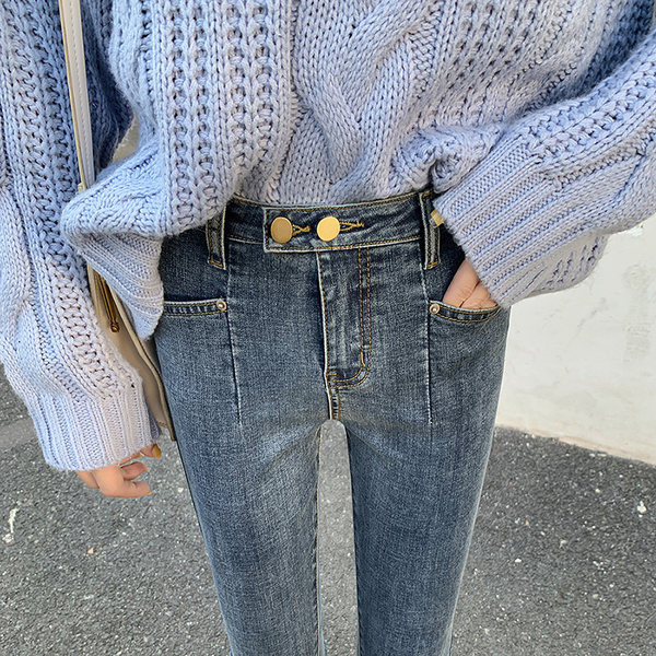 Blugi de dama cu buzunar si nasturi