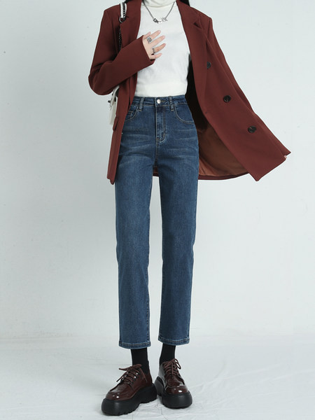 Blugi de dama model drept cu buzunar