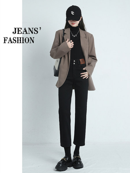 Casual τζιν με δερμάτινο στοιχείο