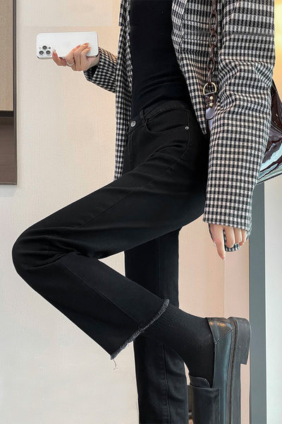 Čiste ženske traperice u dvije boje