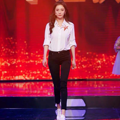 Blugi de damă cu picioare drepte, cu buzunar și motiv rupt