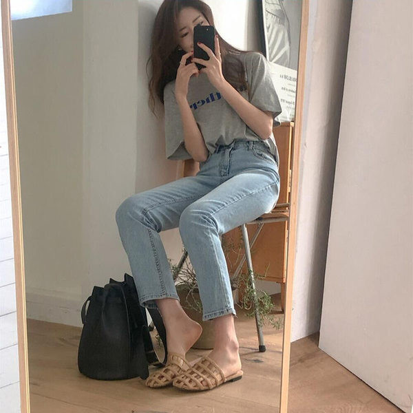 Naiste vabaaja kõrge vöökohaga teksad - musta ja sinist värvi