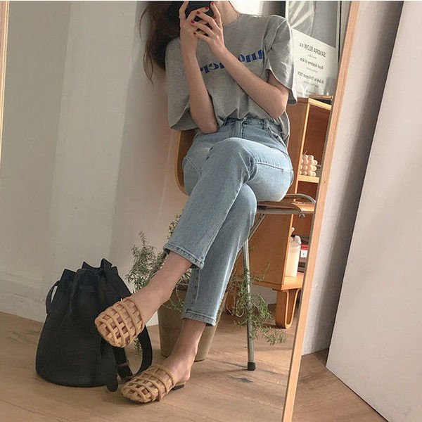 Naiste vabaaja kõrge vöökohaga teksad - musta ja sinist värvi