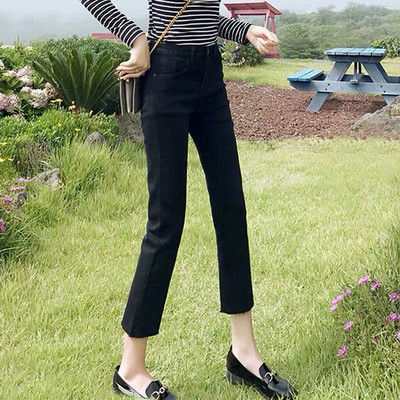 Φτιάχνει γυναικεία τζιν με τσέπη