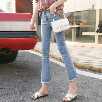 Charlestoni naiste heledad ja tumedad teksad