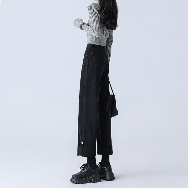 Ležerne ženske traperice s gumbima i džepom