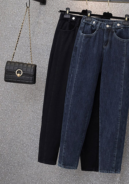 Un model larg de blugi de dama cu captuseala calda si talie inalta