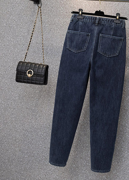 Un model larg de blugi de dama cu captuseala calda si talie inalta