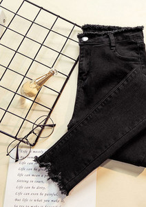 Γυναικείο casual τζιν με σκισμένα μοτίβα