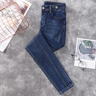 Ženski ravni model traperica s džepom